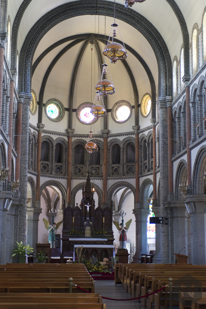 Jeondong Cathedral inside